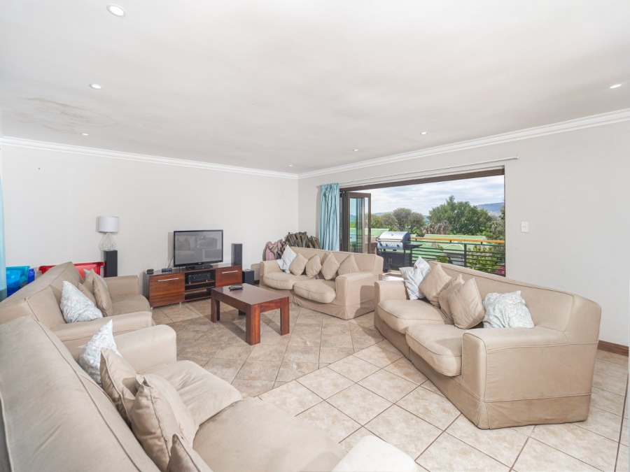 5 Bedroom Property for Sale in Caribbean Beach Club North West